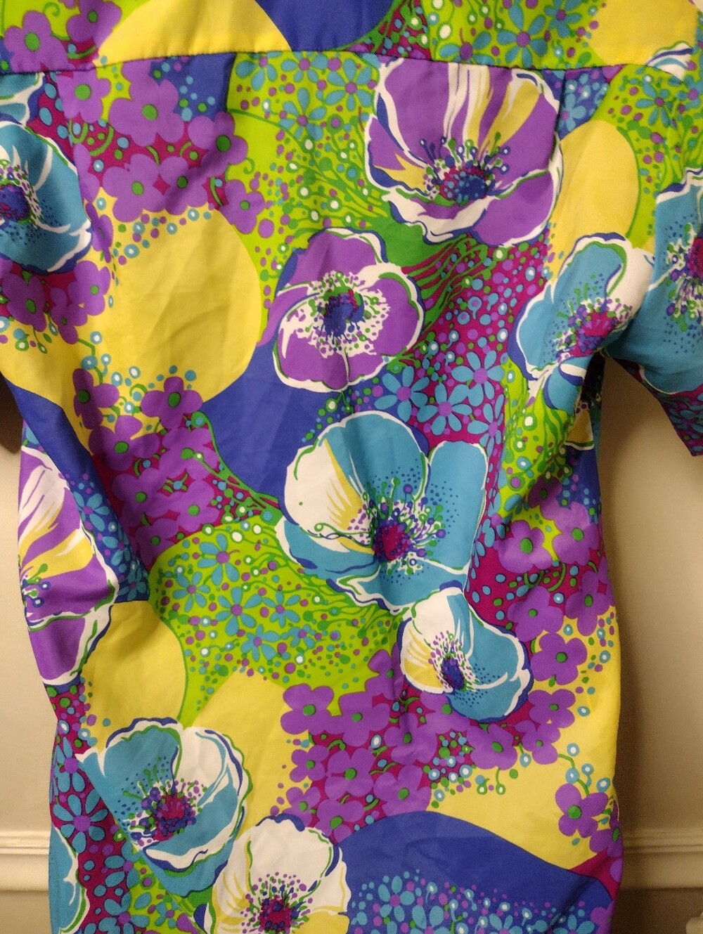 Vintage 1960-70's Paradise Hawaii Vibrant Mod/Hippie Floral Hawaiian Shirt - Picture 2 of 7